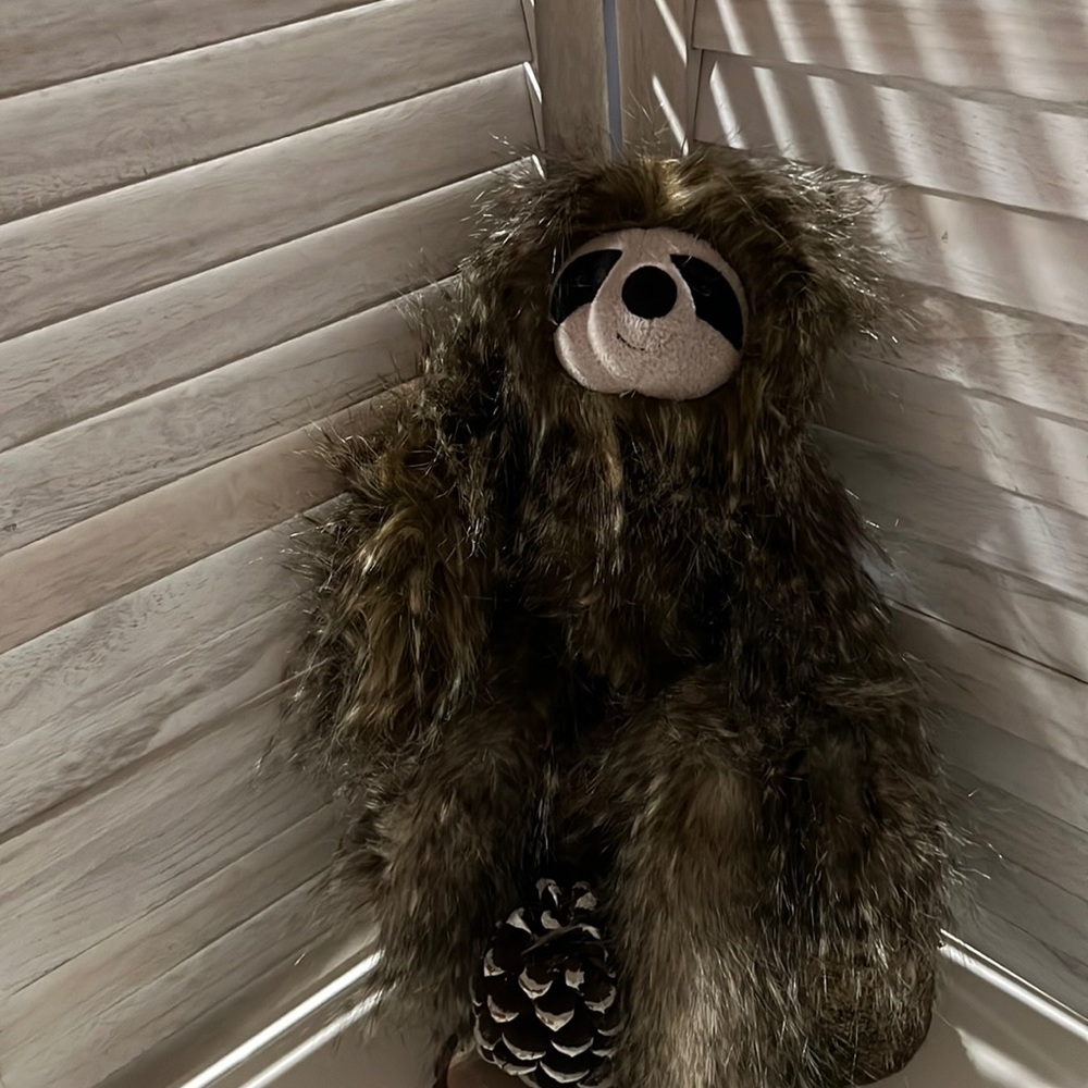 Sloth stuffed animal.  NWT